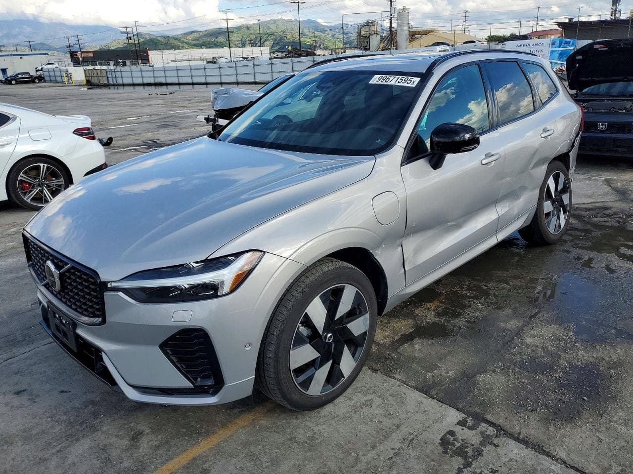 XC60 PLUS