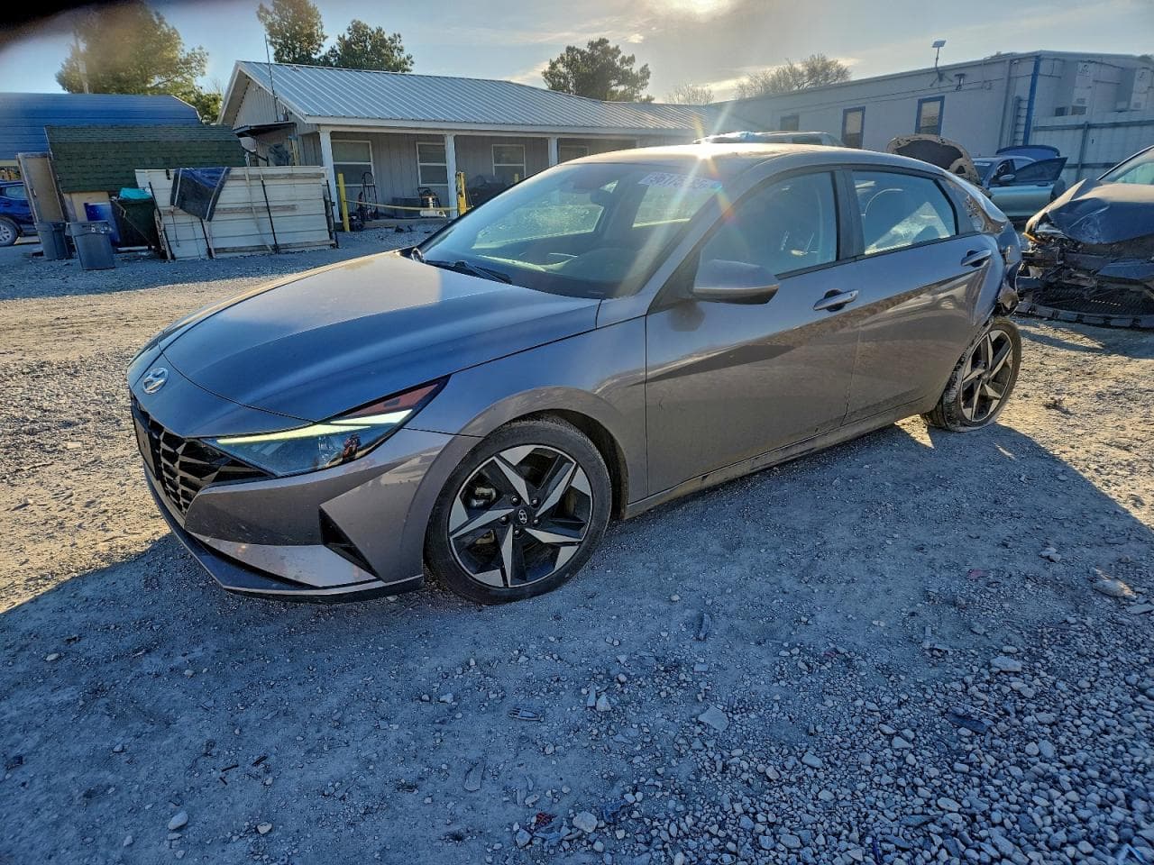 ELANTRA