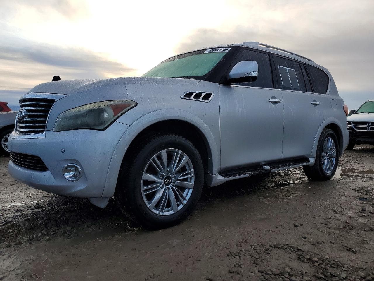 QX56