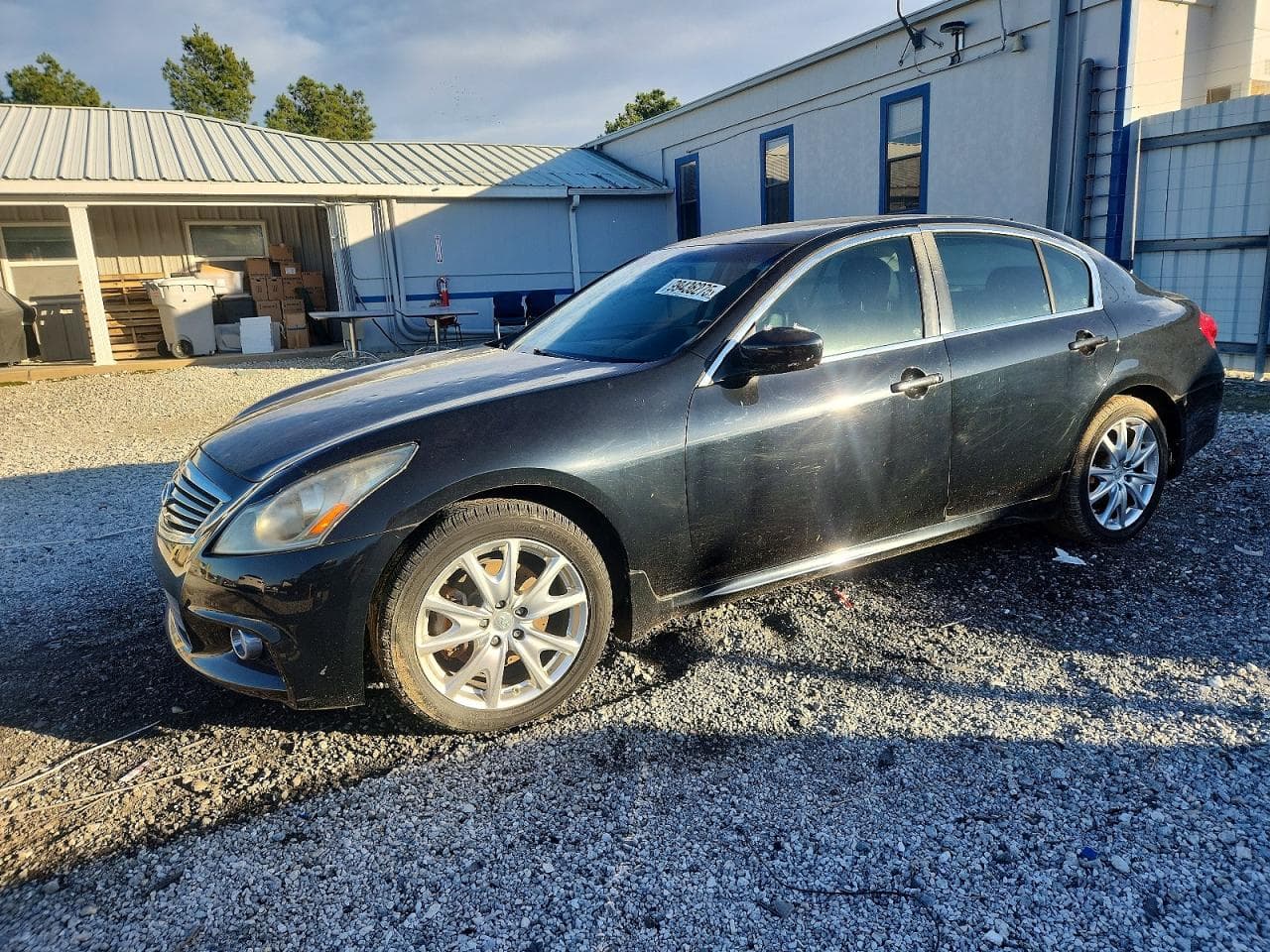 G37