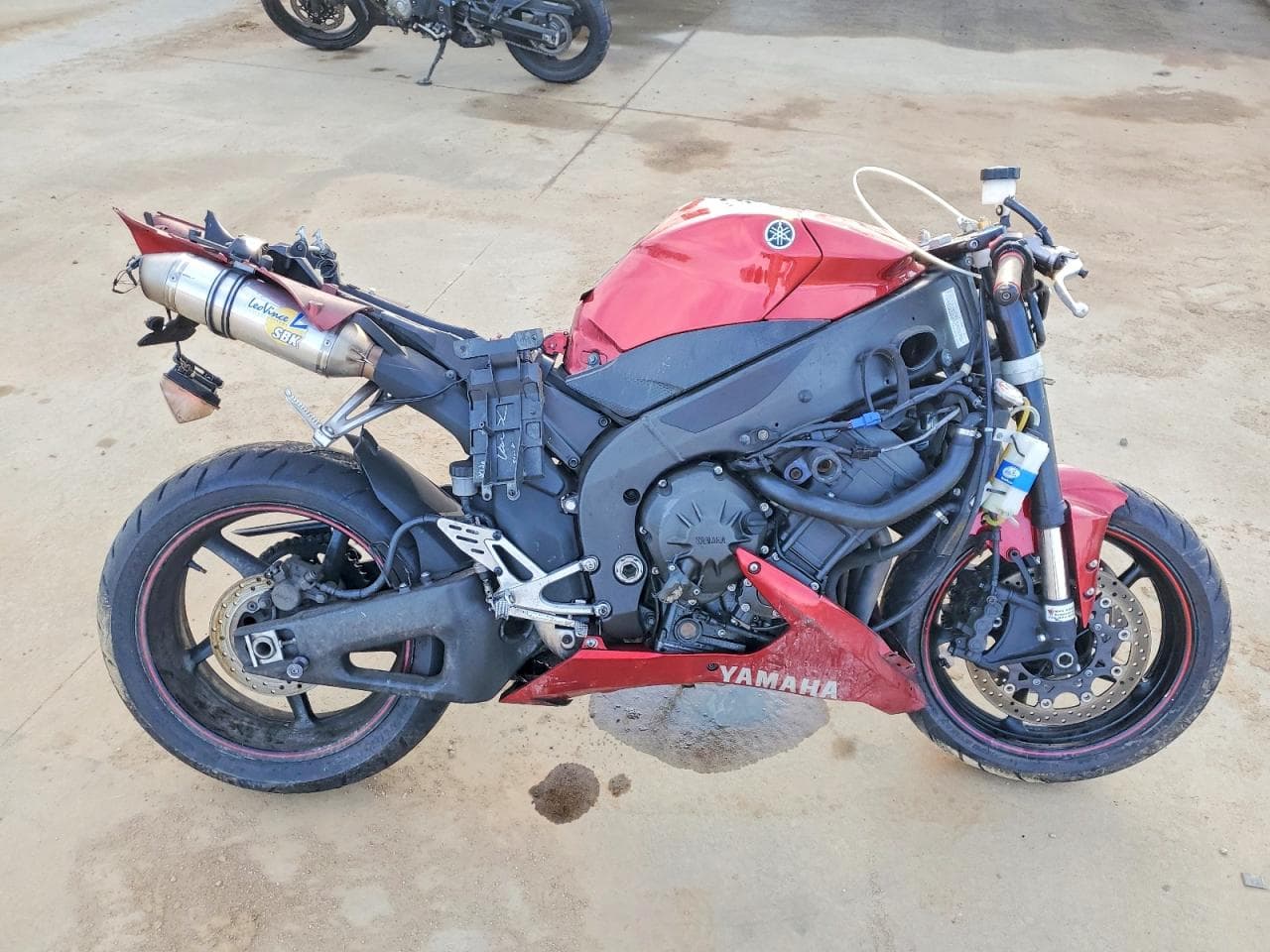 YZF1000